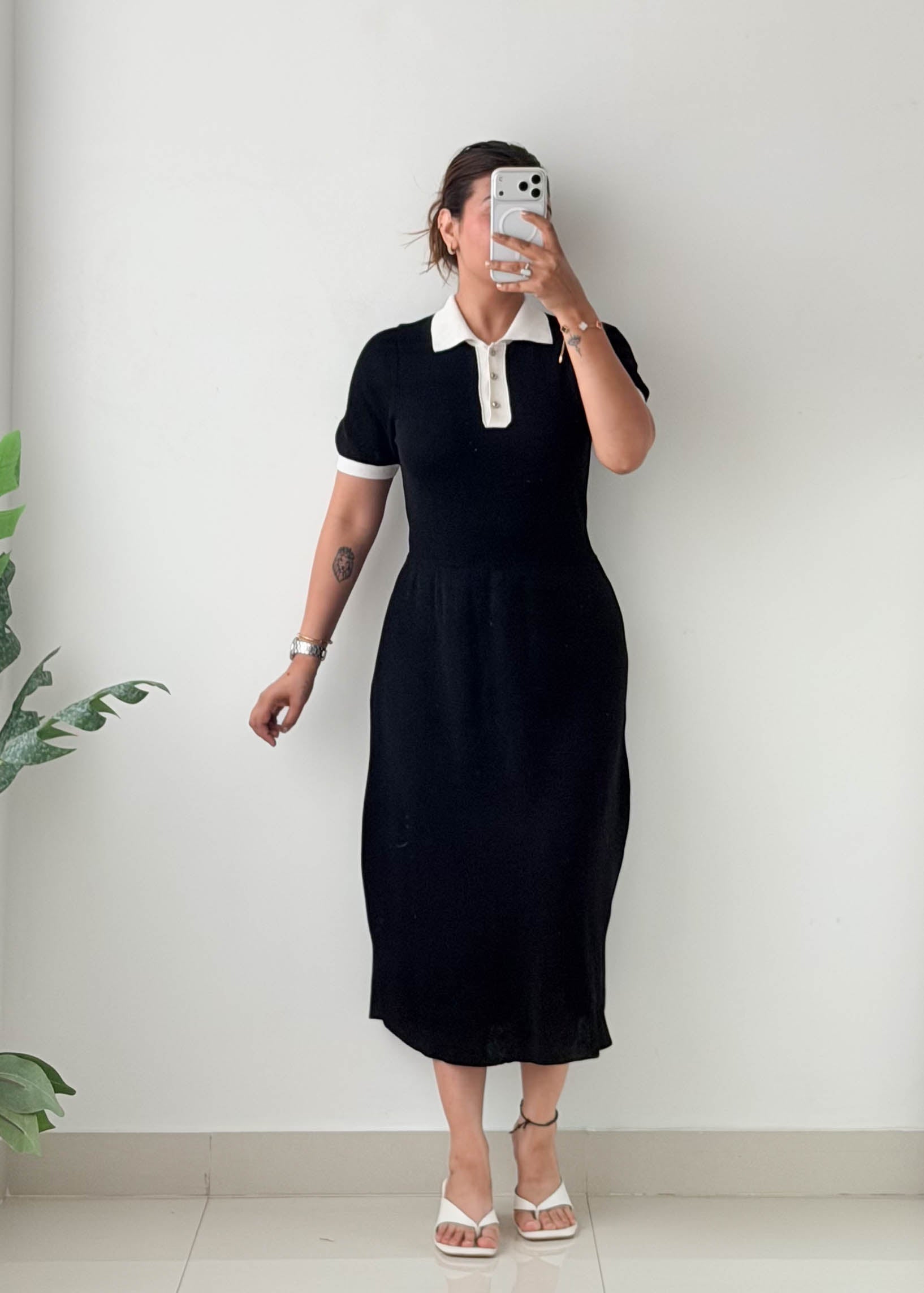 Size S-M Black Contrast Collar Knit Midi Dress