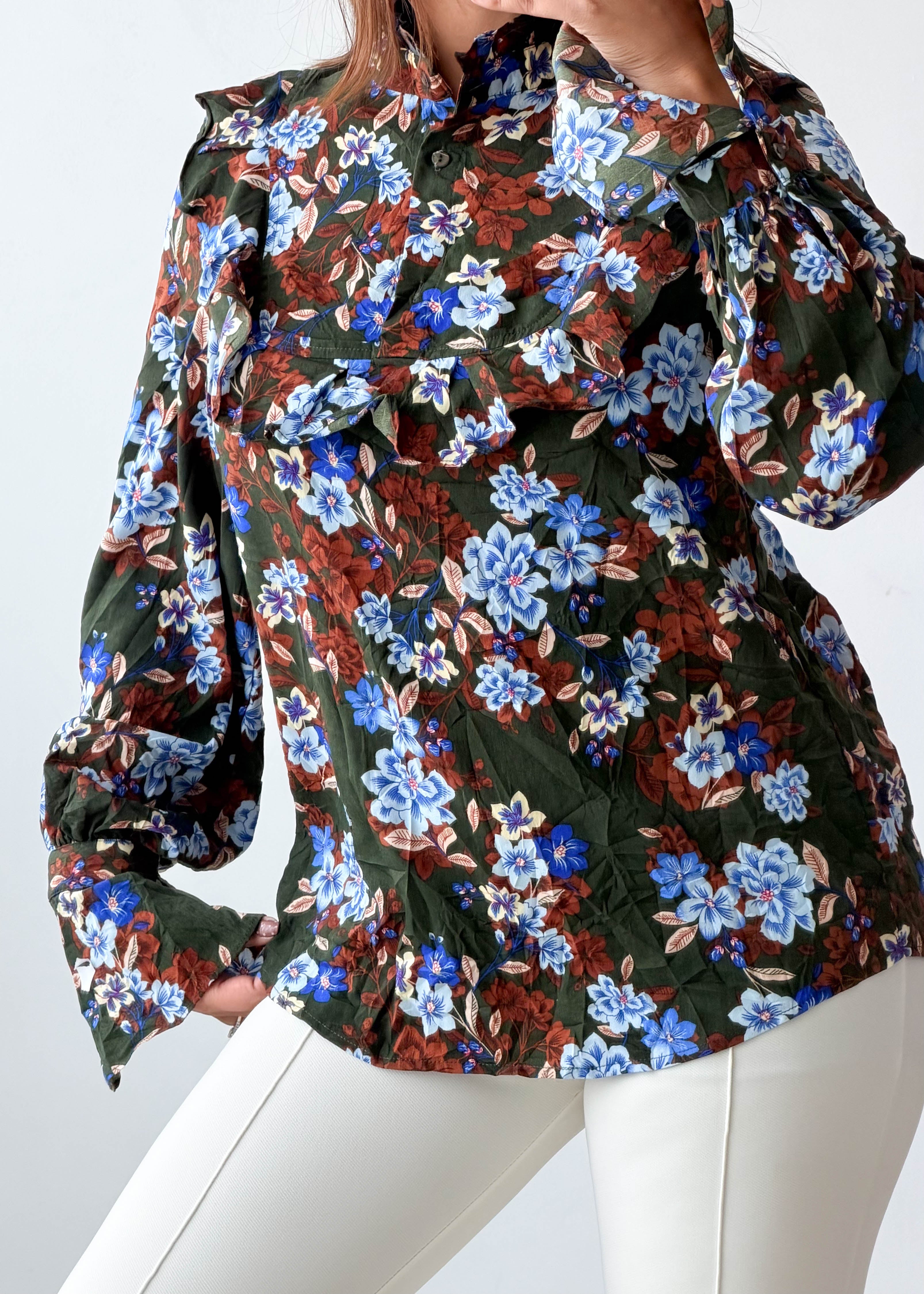 Size S-M Black Blue Floral Ruffle Blouse