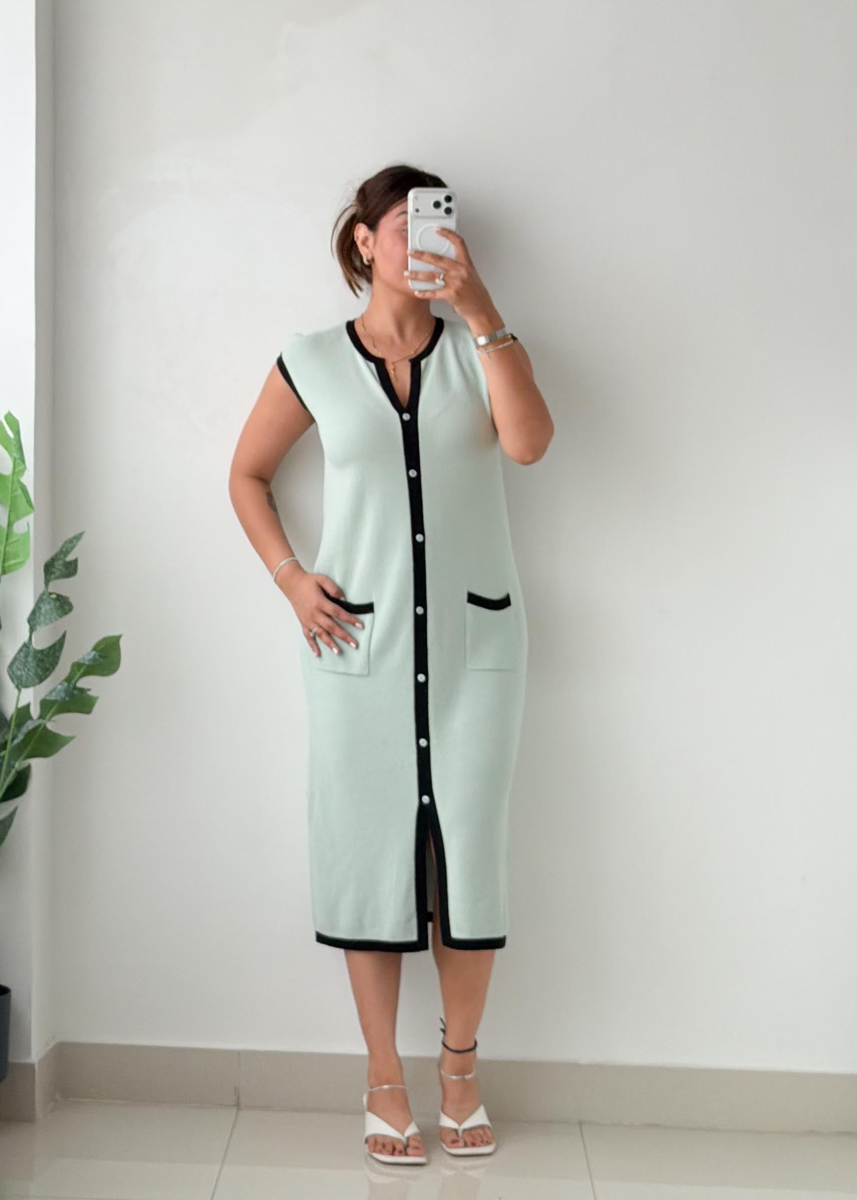 Size M-L Mint Green Contrast Trim Knit Midi Dress