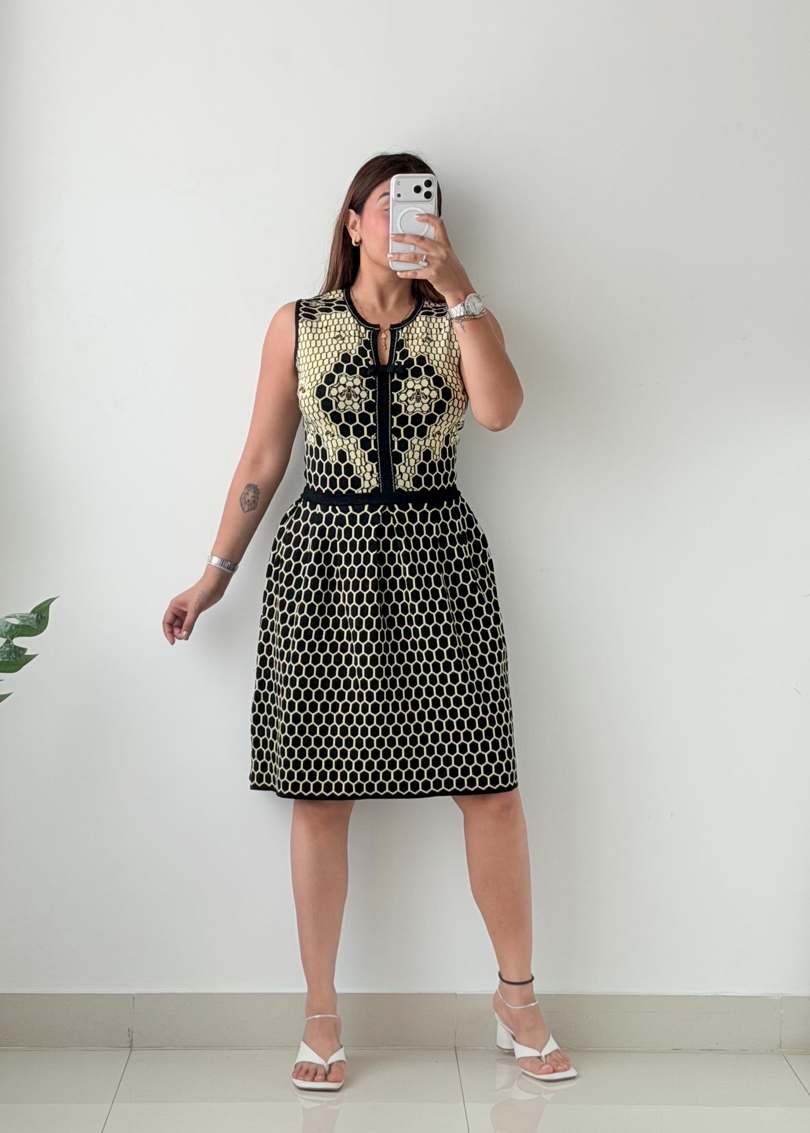 Size S-M Black & Beige Textured Knit Dress