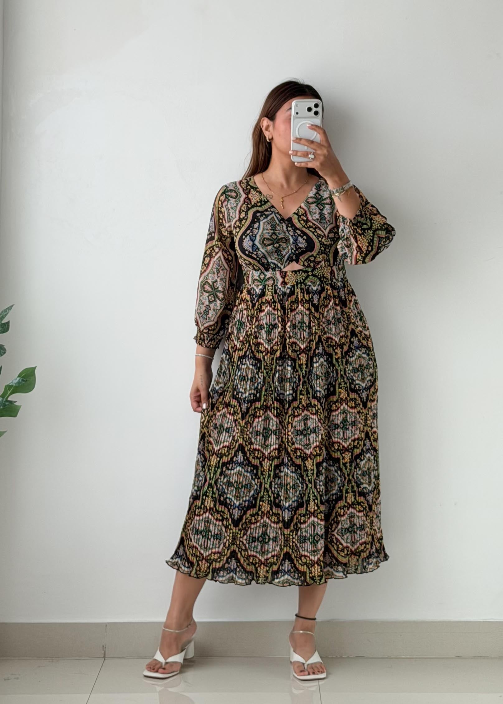 Size S-M Black Multicolor Paisley Print Midi Dress