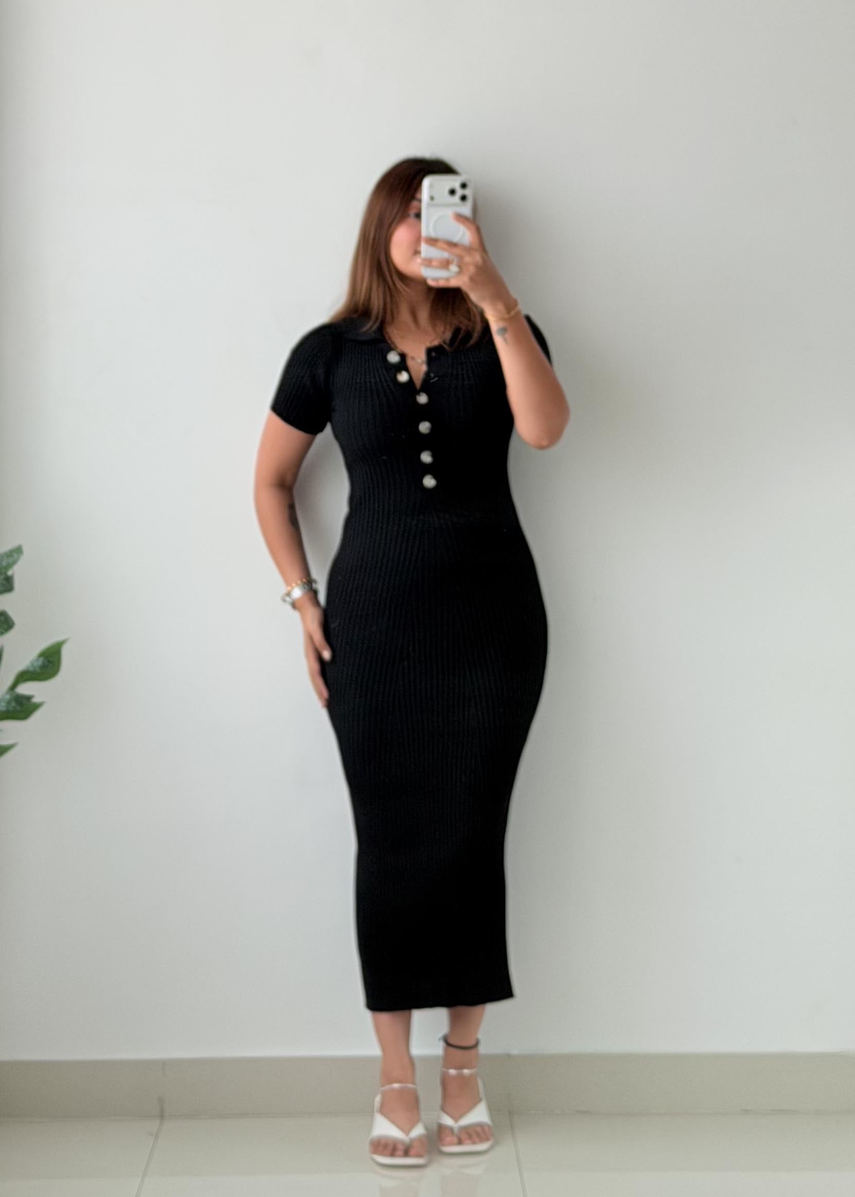 Size XS-M Black Ribbed Polo Knit Maxi Dress