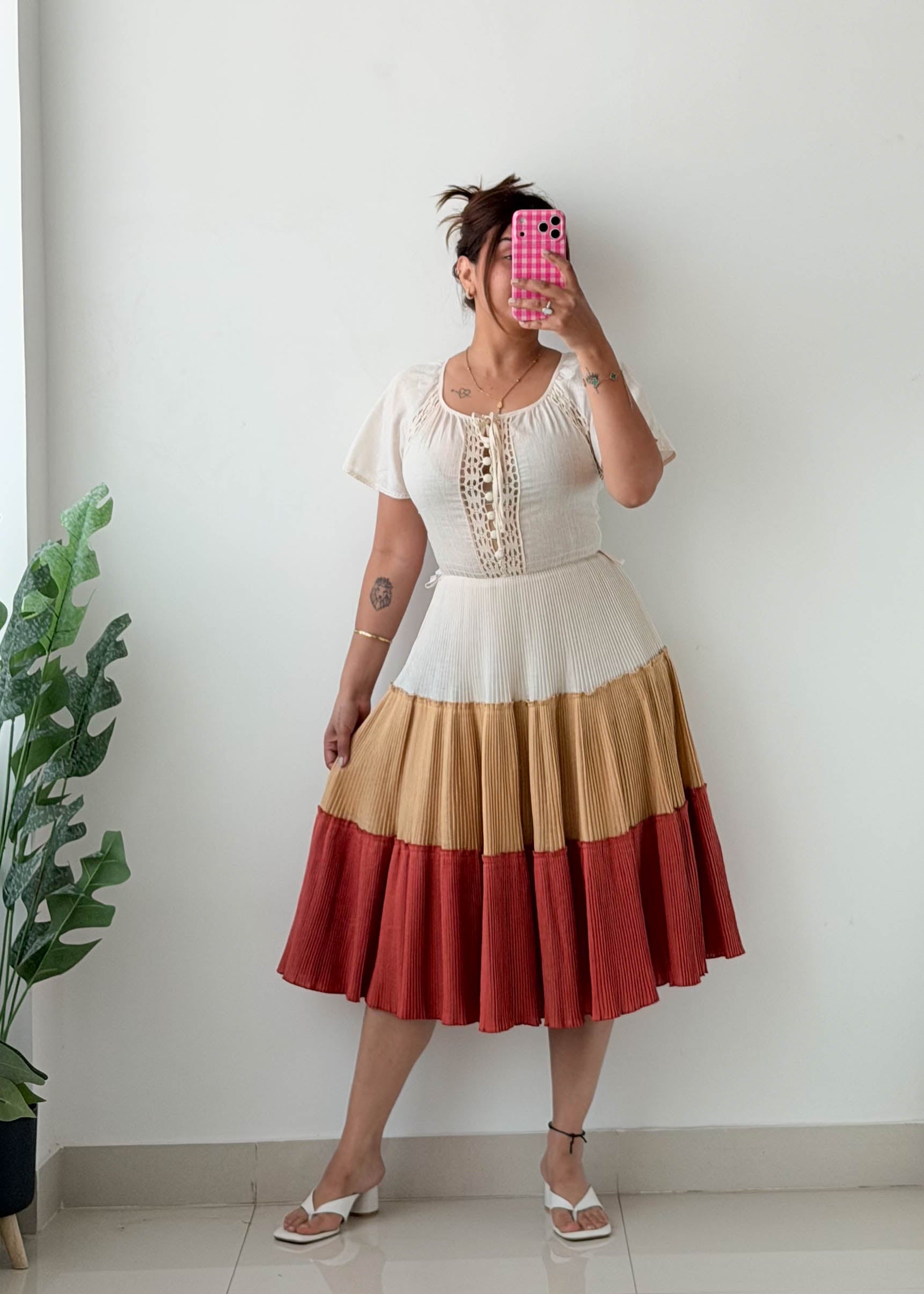 Size XS-S Colorblock Tiered Midi Dress