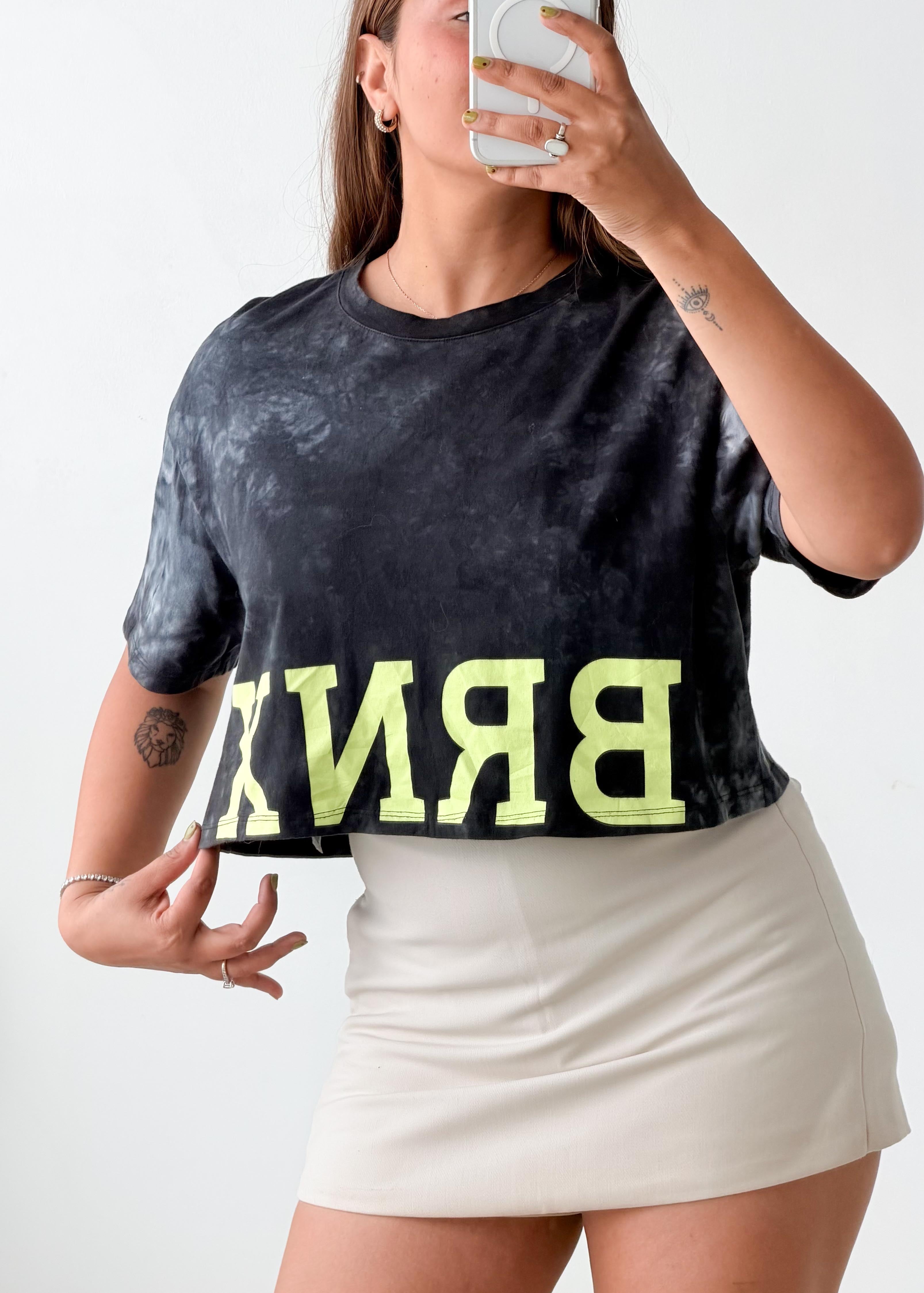 Size S-M Black Graphic Crop Top