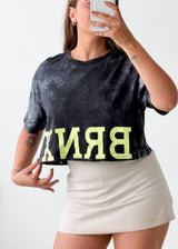 Size S-M Black Graphic Crop Top