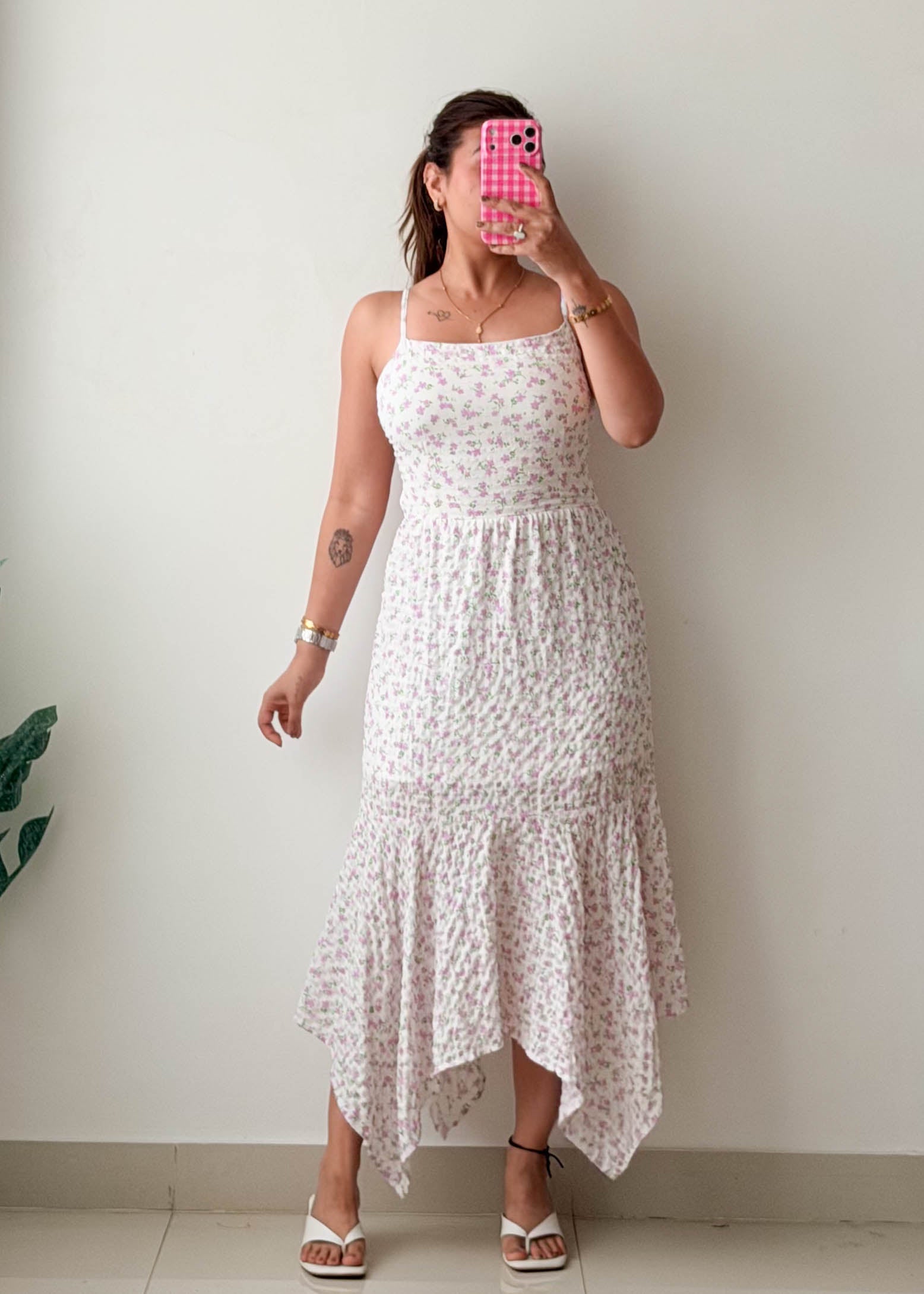 Size S-M White Floral Open-Back Handkerchief Midi Dress