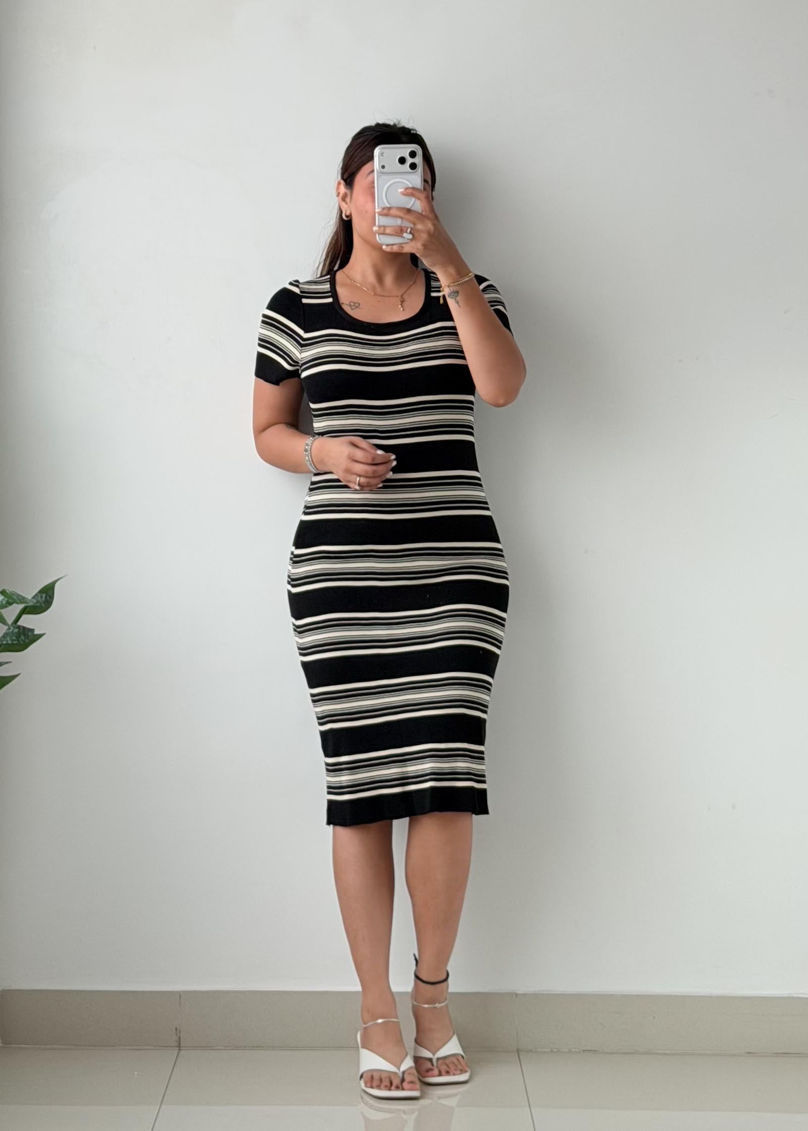 Size M-L Black & White Striped Bodycon Midi Dress