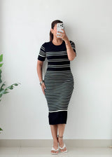 Size M-L Black Striped Ribbed Midi Dress