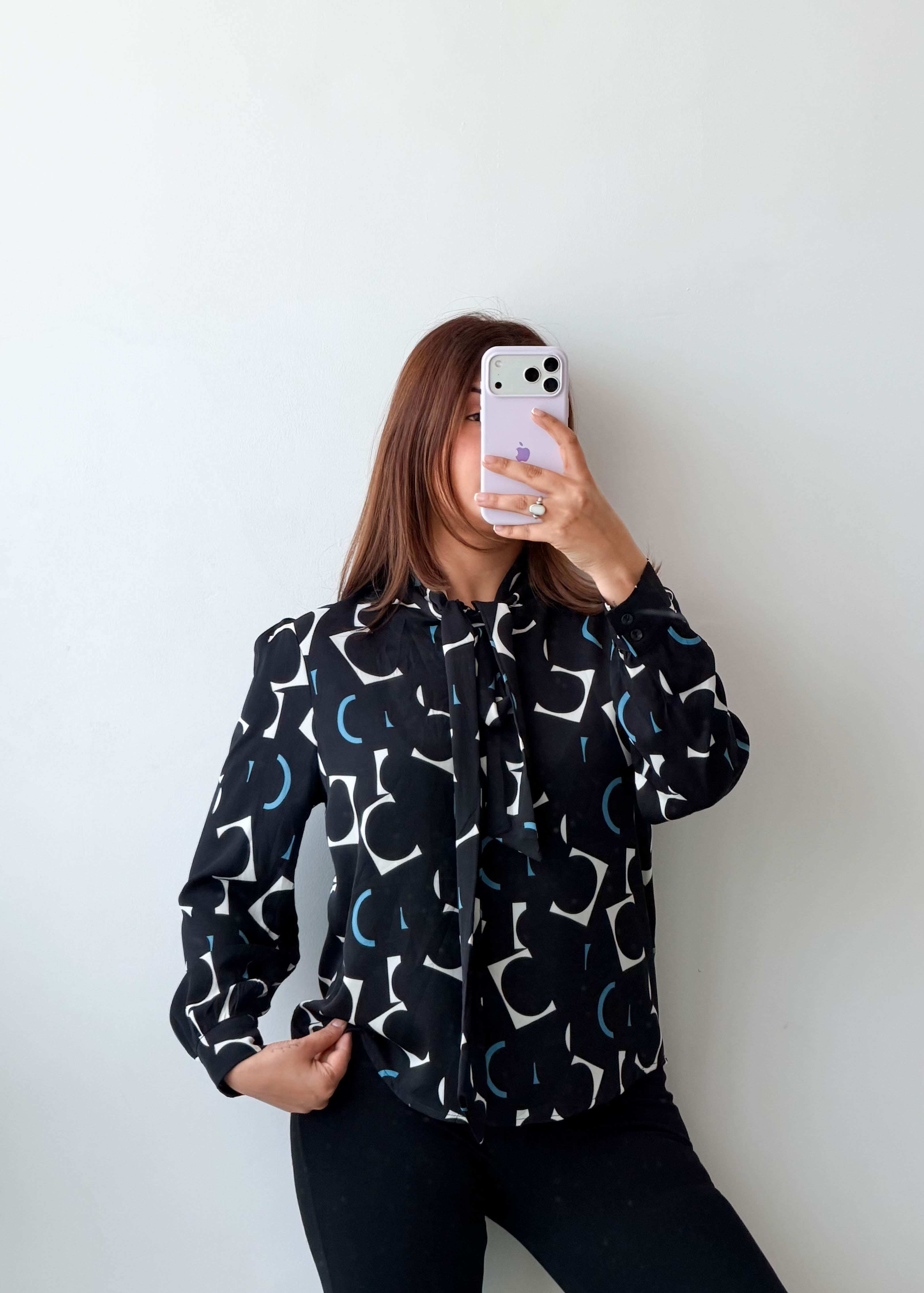 Size S-M Black Abstract Bow Tie Shirt Top