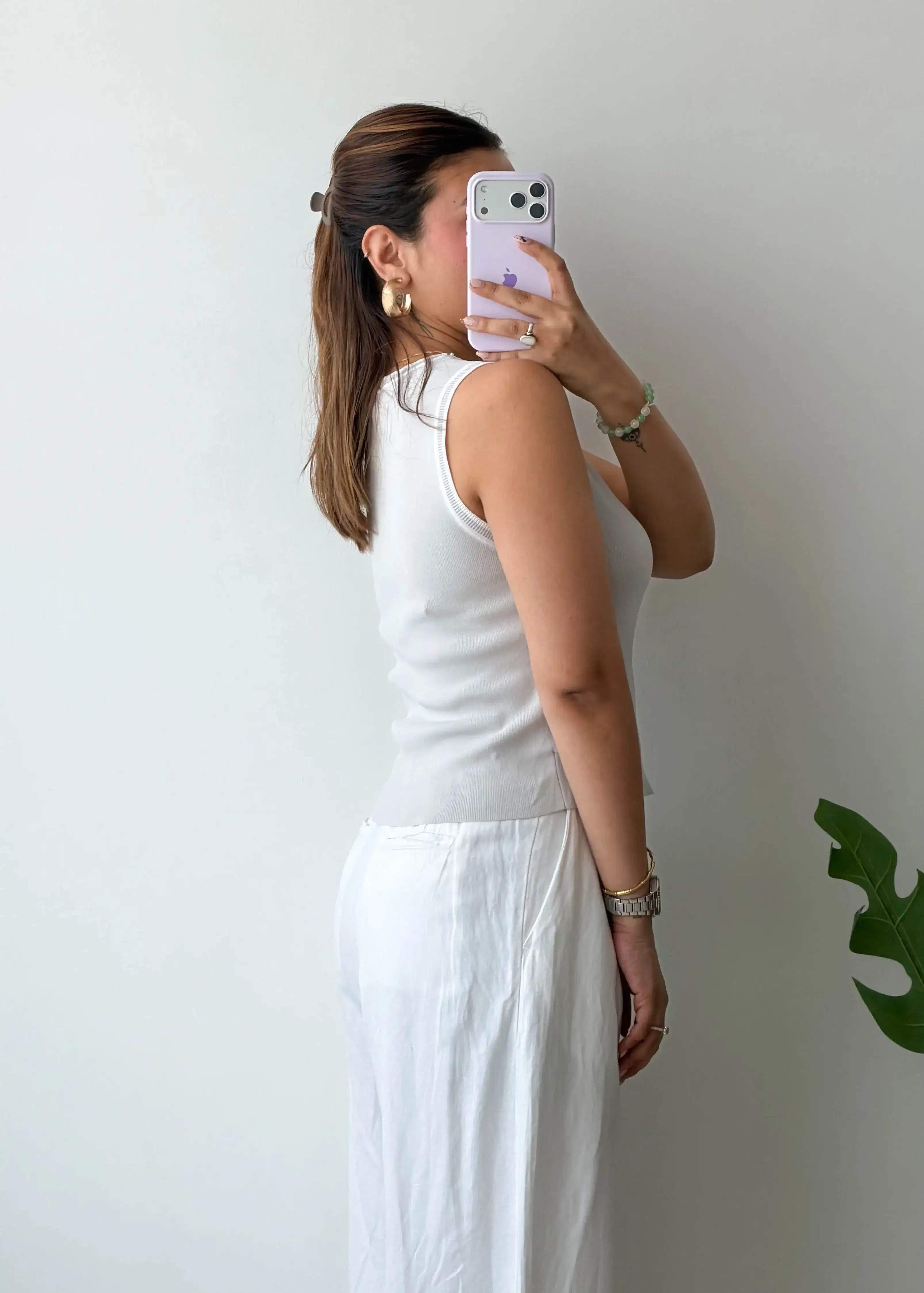 Size M-L, White Sleeveless Tank Top