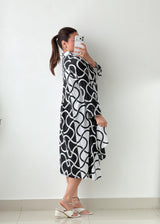 Size S-M Black & White Abstract High-Low Shirt Dress