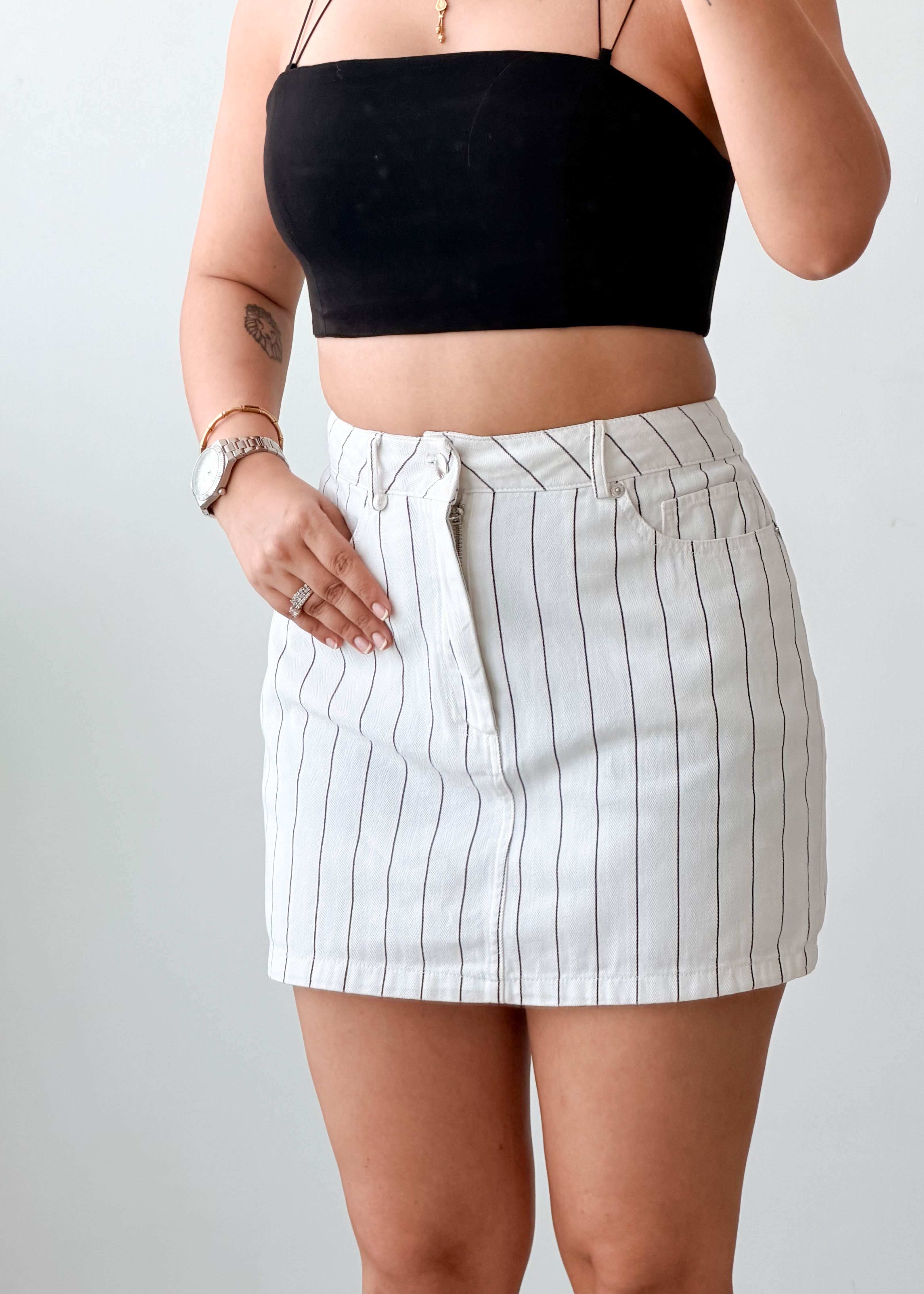Waist 32-33 White Striped Mini Skirt